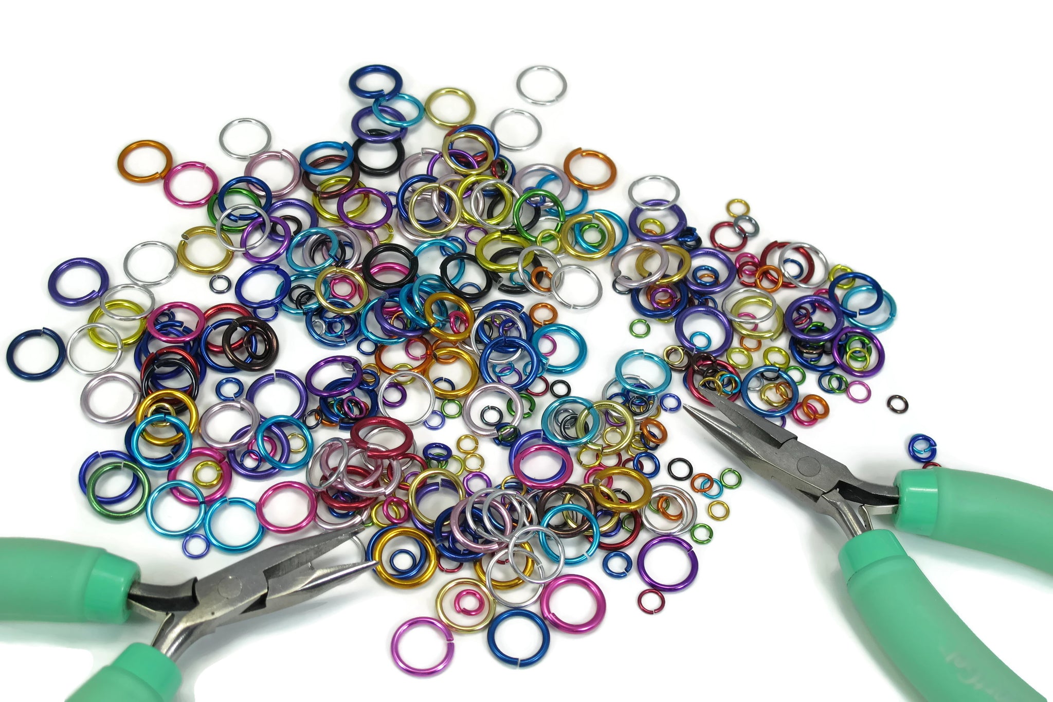The Best Way to Open and Close Jump Rings - DIY Chainmaille GutsyHack